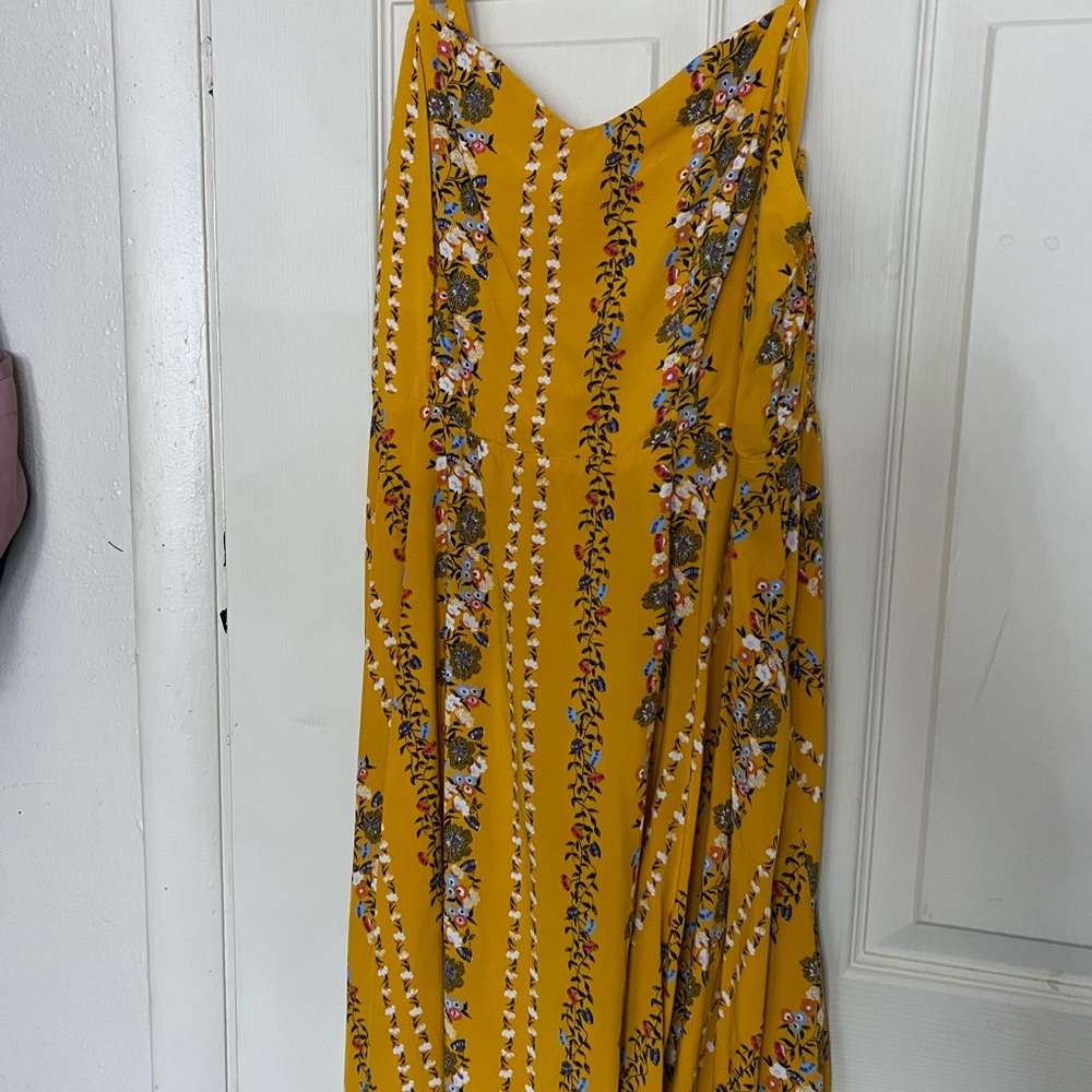 DRESSES